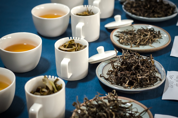 Over-steeping for tea-tasting thai pu-erh's